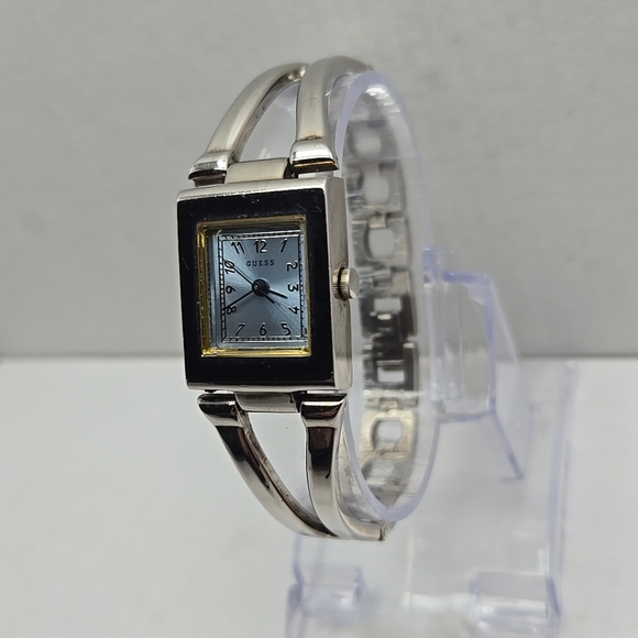 Womens Guess Watch Silver Tone Tank Silver Tone Bracelet Blue Dial New Battery - Picture 2 of 9